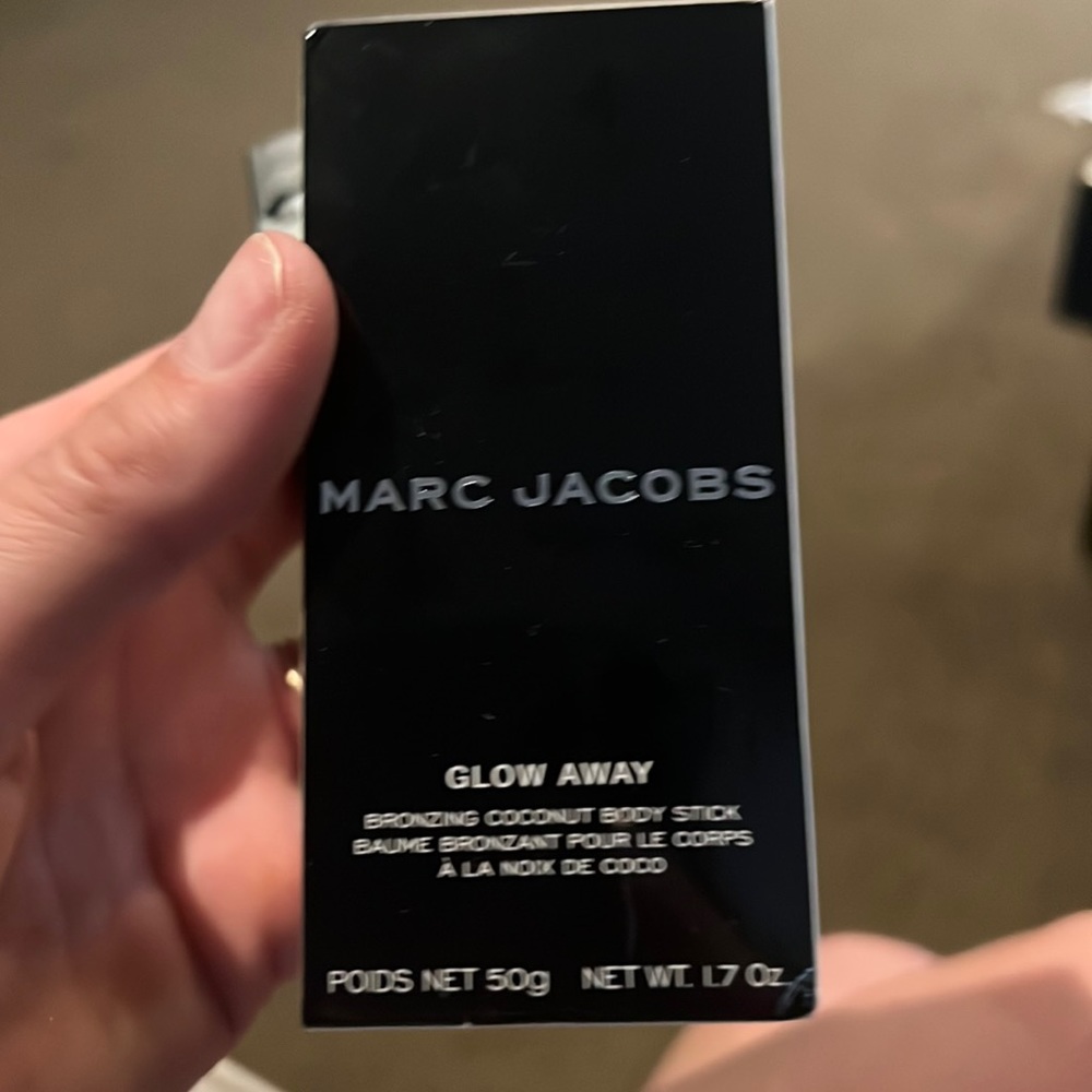Marc Jacobs Glow away bronzing body stick